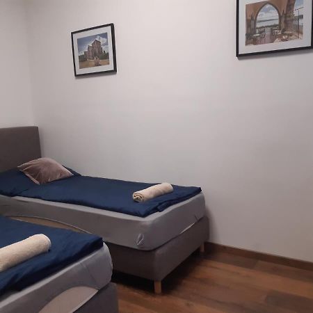 Varalja Apartman Tata Exteriör bild